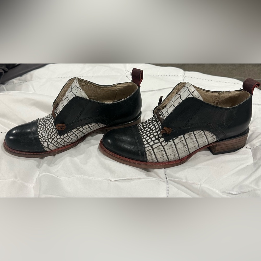 Freebird Mabel - like new condition